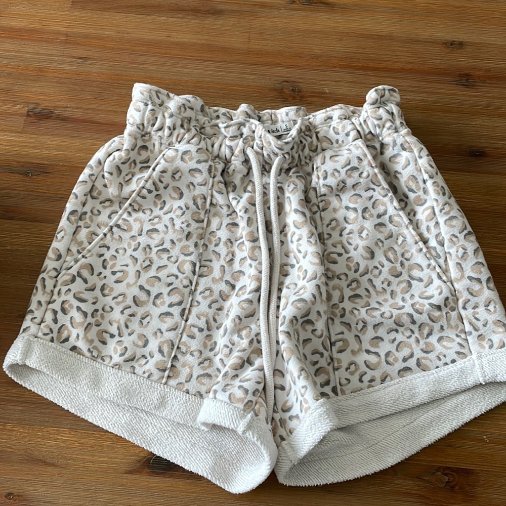 Abercrombie cheetah print shorts